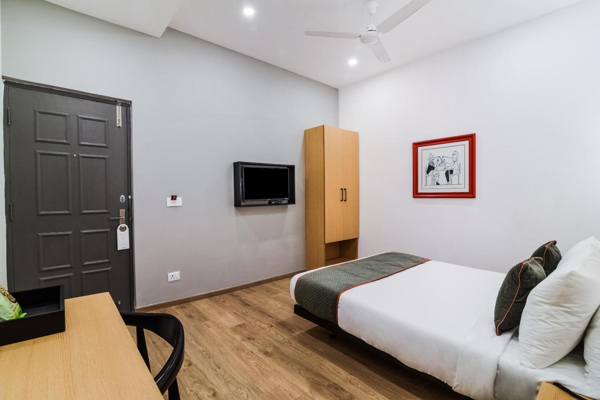 Super Townhouse Xotel Chennai Exterior photo