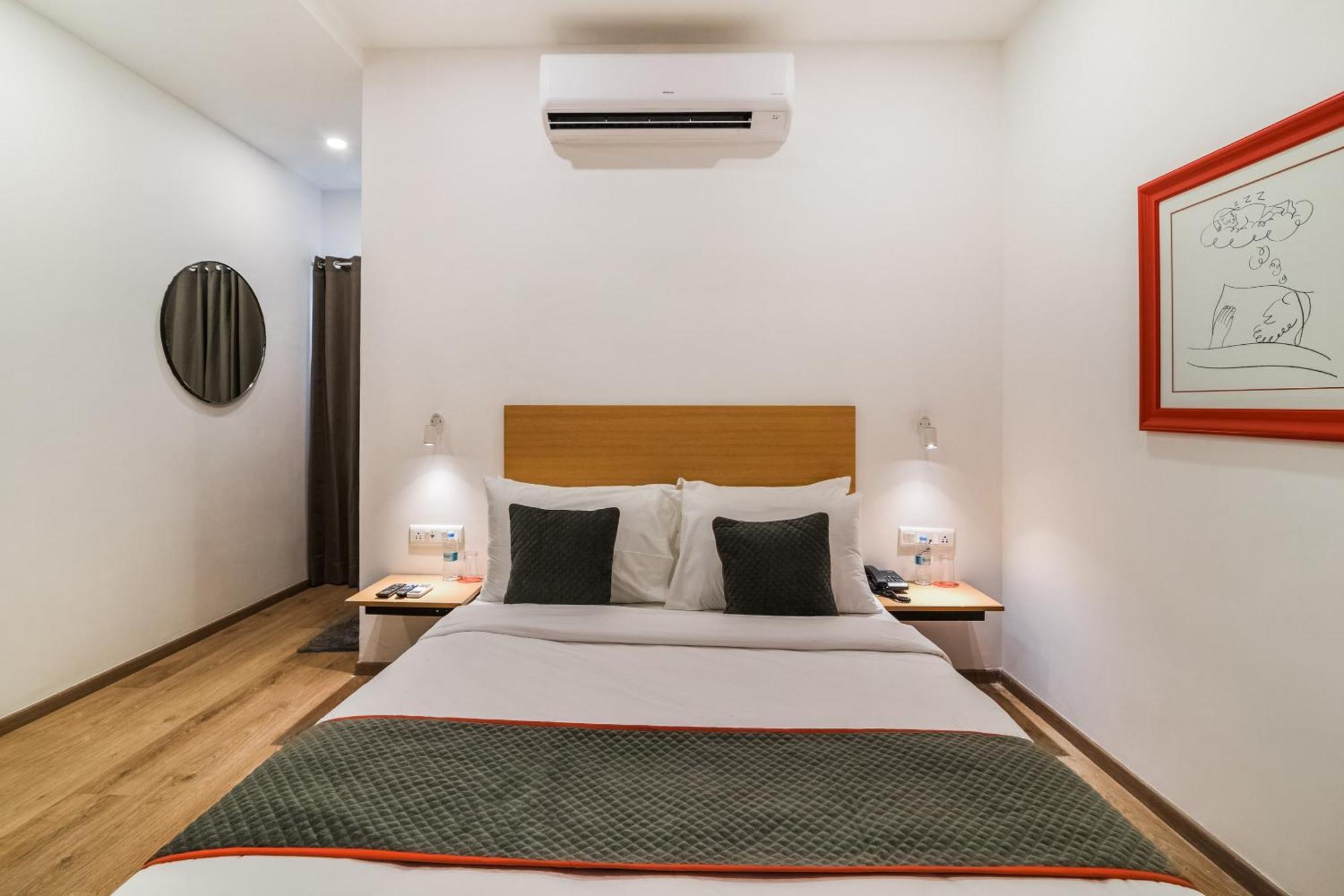 Super Townhouse Xotel Chennai Exterior photo