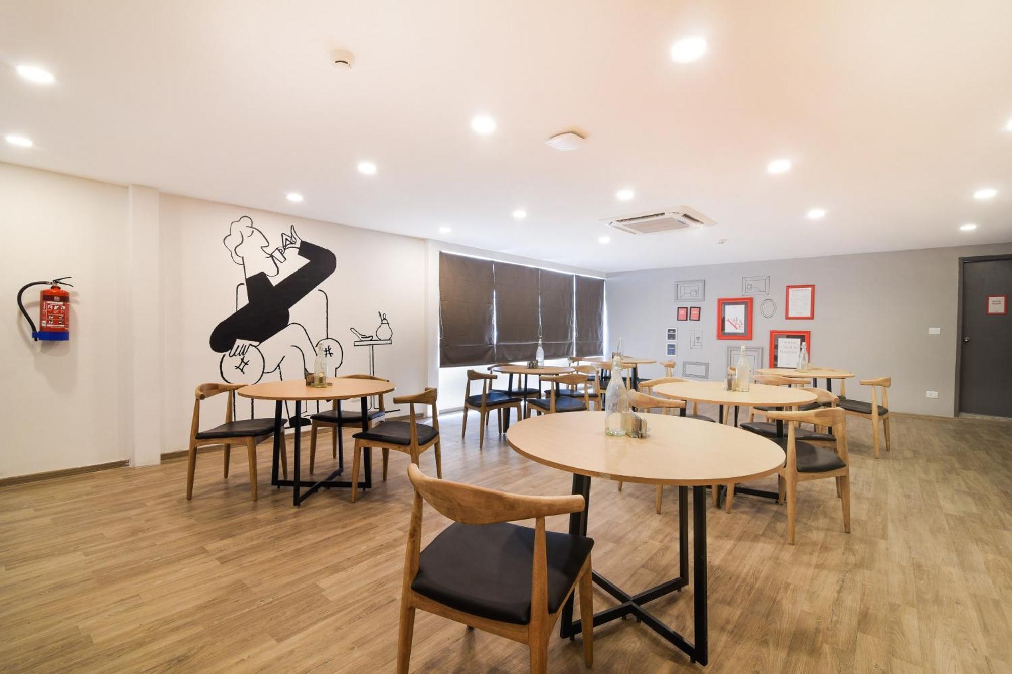 Super Townhouse Xotel Chennai Exterior photo