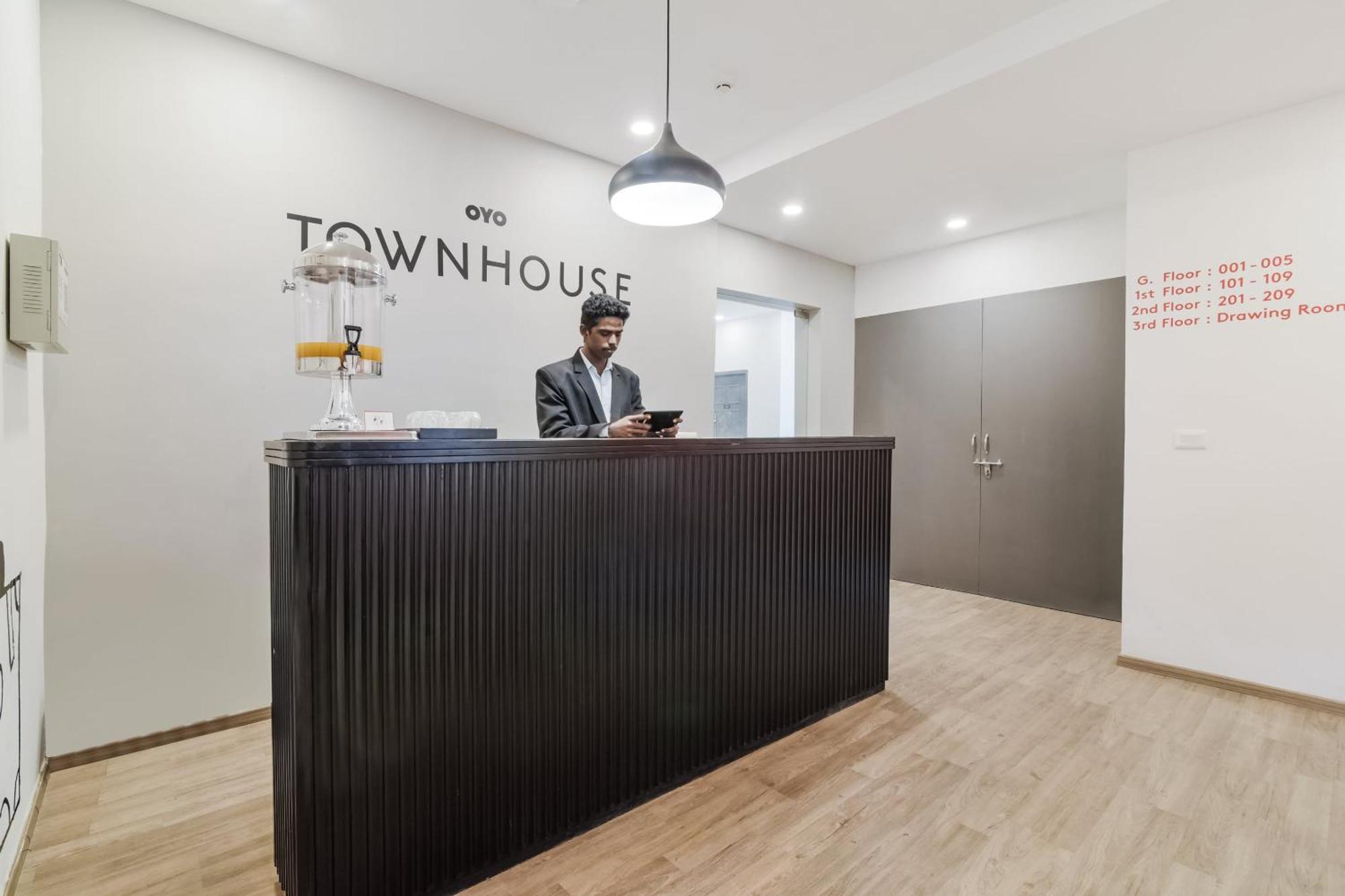 Super Townhouse Xotel Chennai Exterior photo