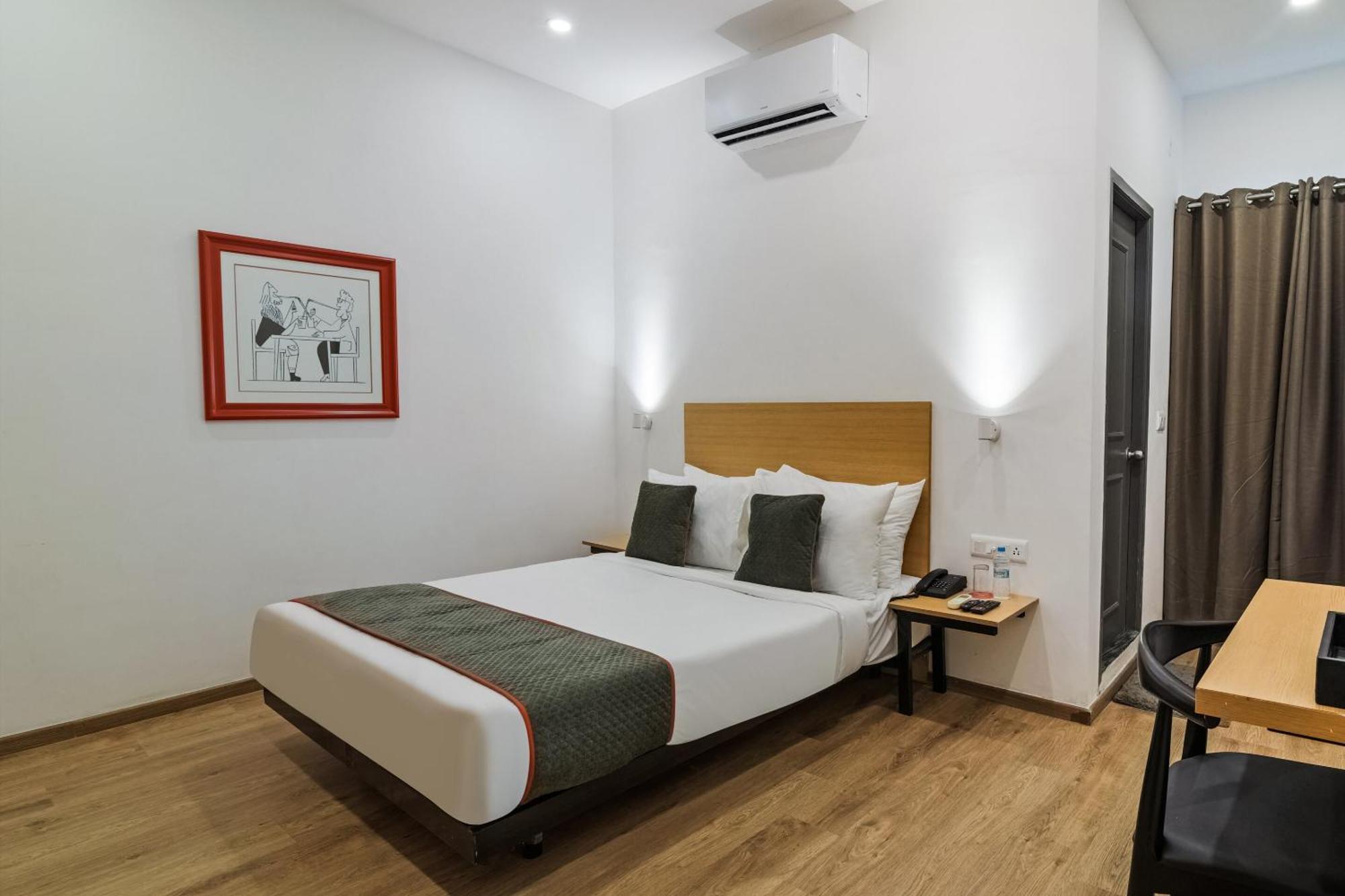 Super Townhouse Xotel Chennai Exterior photo
